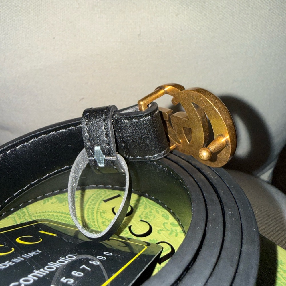 Gucci Black Leather Belt with Gold Buckle - Picture 3 of 5